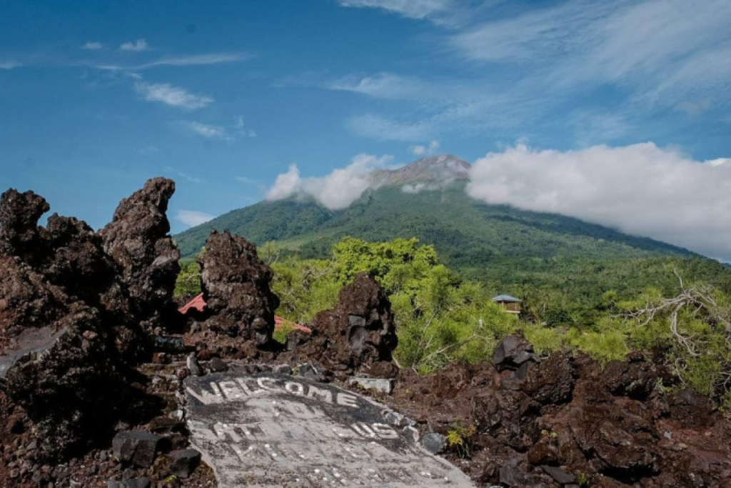 Batu Angus Kaki Gunung