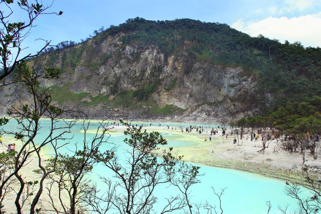 Wisata Kawah Putih Ciwidey